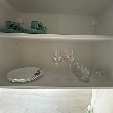 Lefteris Apartament *